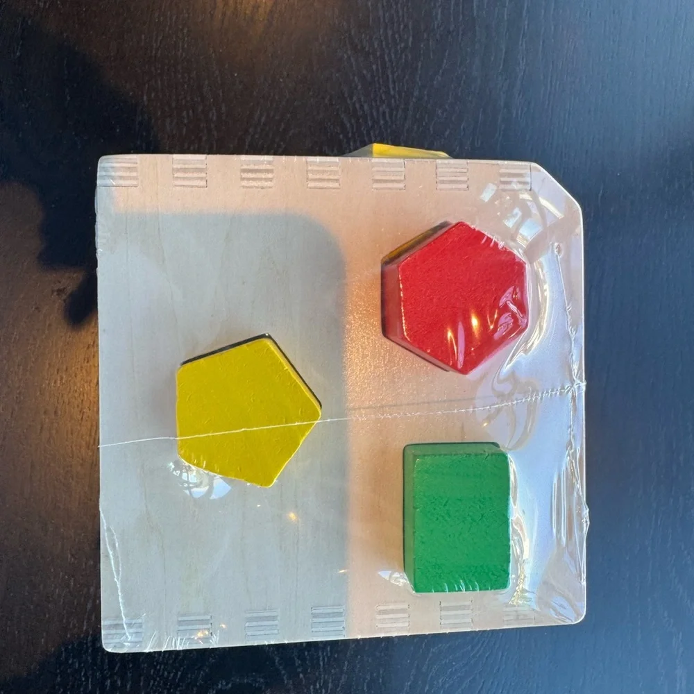NWT Melissa & Doug Shape Sorting Cube